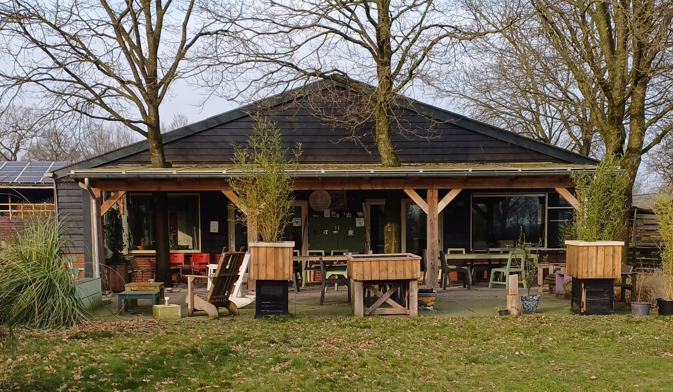 Achterkant dagbesteding bewerkt